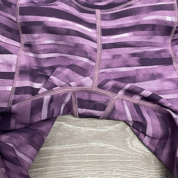 Lululemon Speed Up Crop Legging Purple Multi Print Back Zip Pocket 2 - Picture 12 of 15